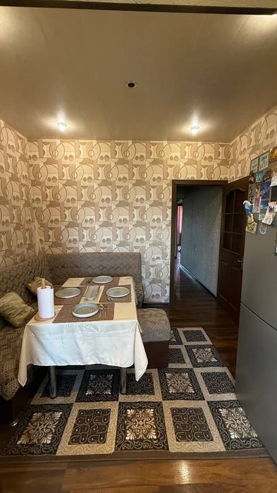 Срочно родается квартира в Яшнобадском районе 77м2