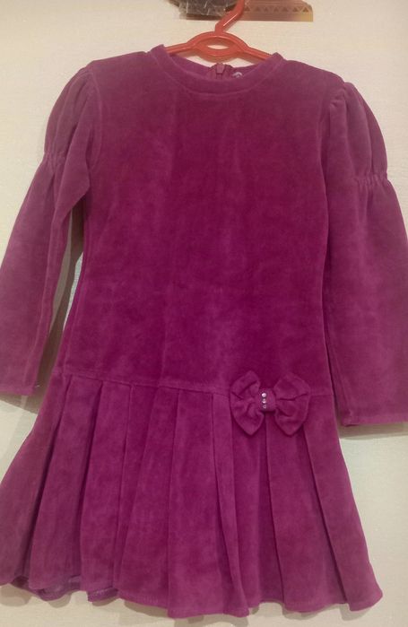 Платье теплое на 3-4 года,шерстяное и велюровое,  сарафан на 5-6 лет