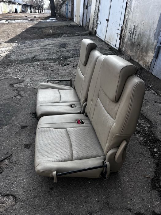 Prado третий ряд прадо 120