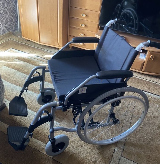 Инвалидная коляска новая