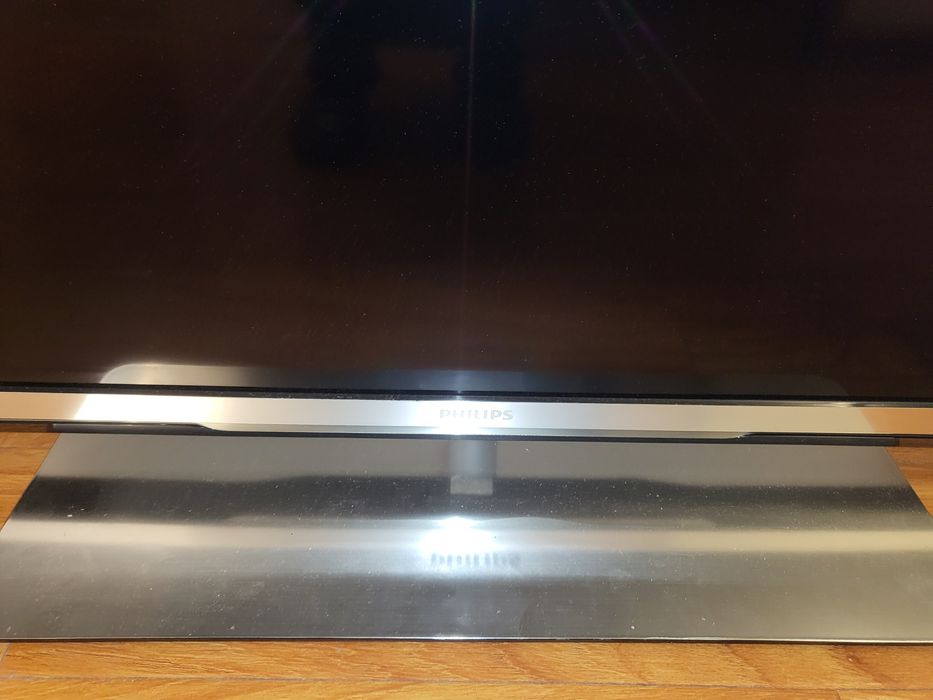 Телевизор Philips, б/у, диагональ 120см