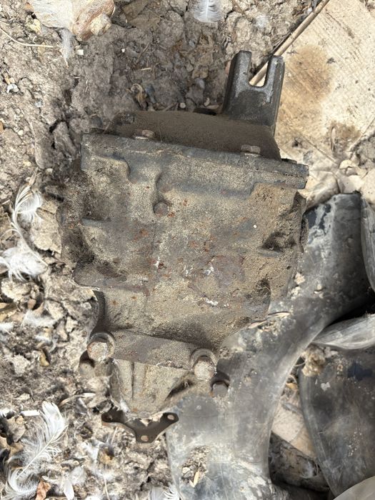 Запчасти на bmw е34