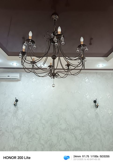 Продаются люстры