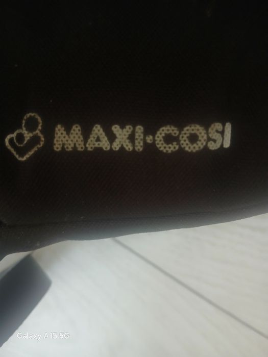 Vând scaun de masina și scoica