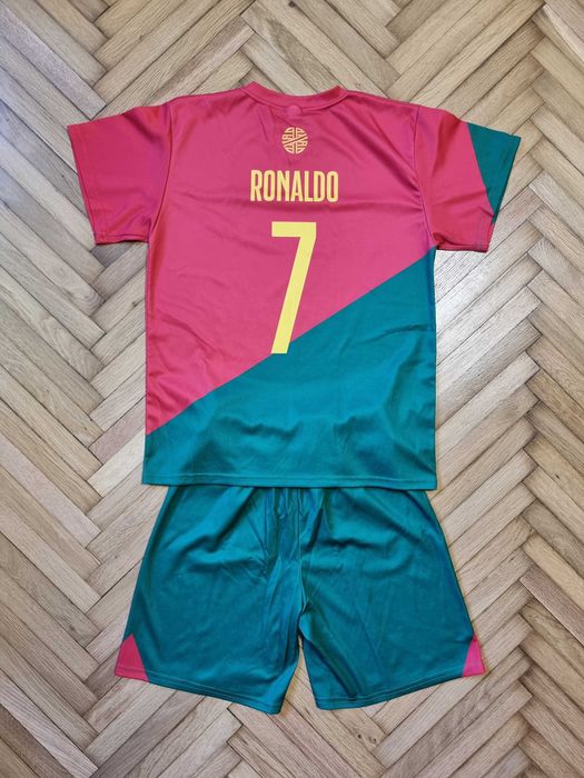 Compleu Ronaldo, set fotbal marimea 146-152