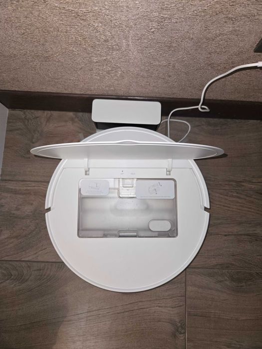 Робот-пылесос Xiaomi Mi Robot Vacuum Mop Essential