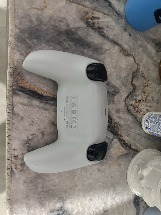 Продам оригинальный контроллер PS5 DualSense