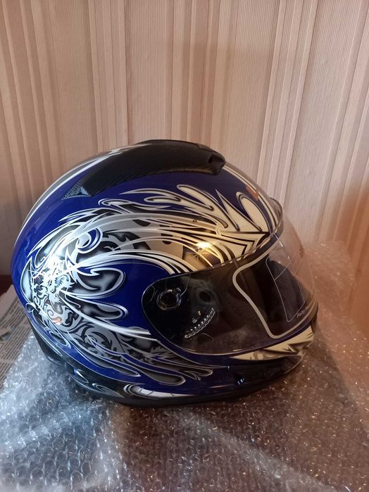 продам  мотошлем среднего размера