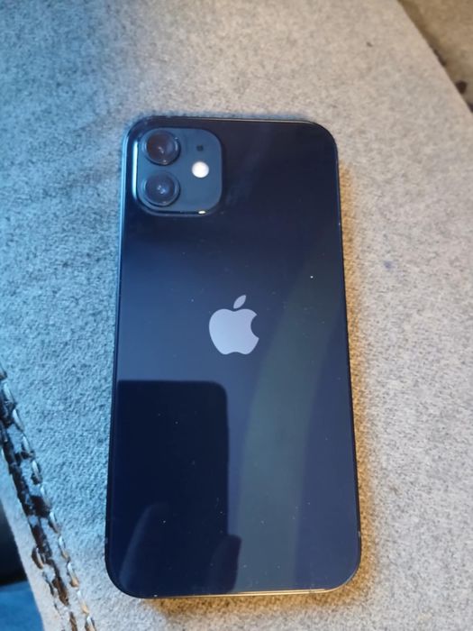 Vand iphone 12 simplu