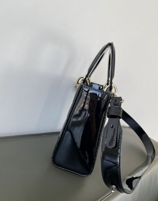 Dior lady mini patent leather чанта
