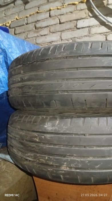 Продам две шины.