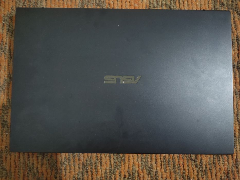 ASUS Expertbook holati zo'r