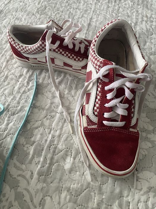 Продавам кецове Vans