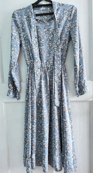 Продам платья женские от 5000 тенге