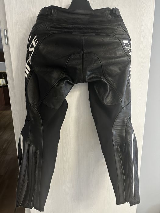 Dainese кожен перфориран мото панталон 48 като нов опция яке към него