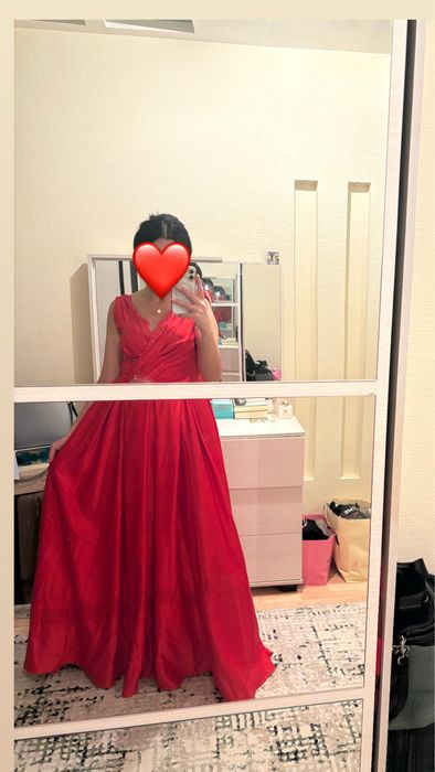 Вечернее красное платье Valentino