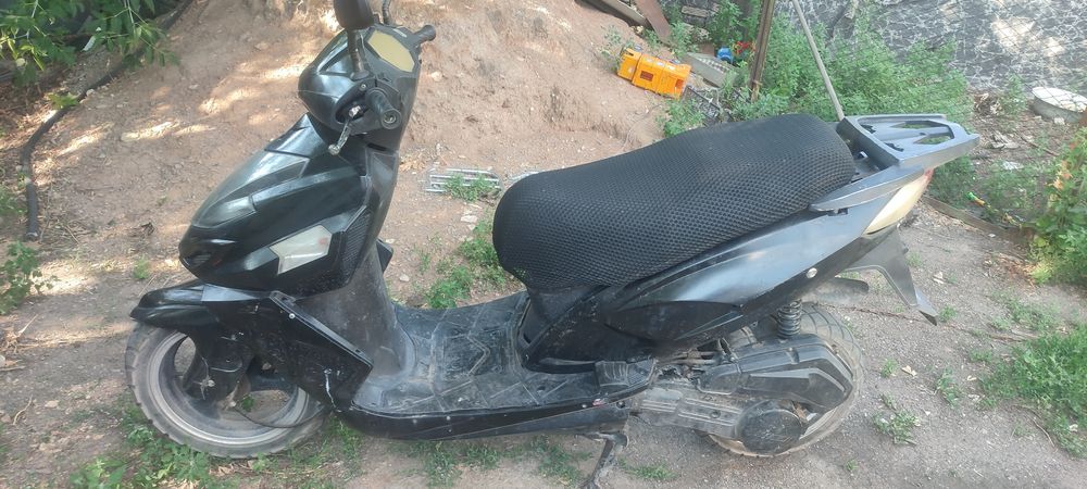 Продам скутер есть торг