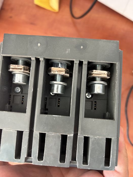 Продам автомат 3 фазный