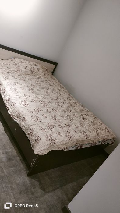 Продам кроват с матрасым