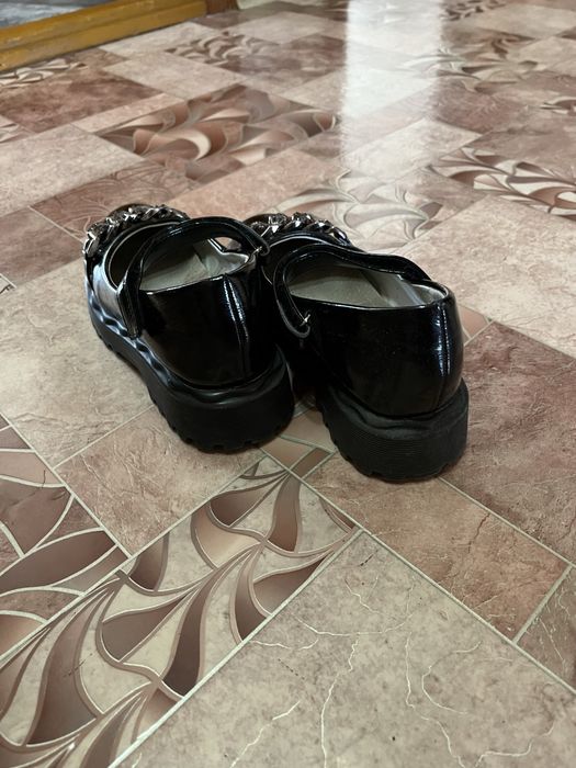 Продам обувь для девочек