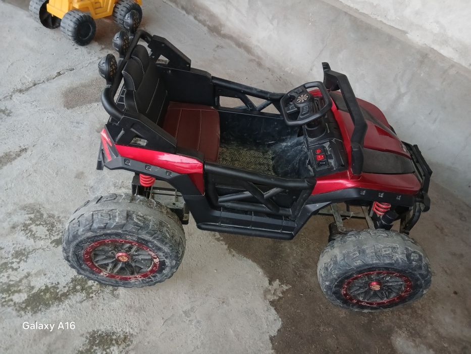 Jeep bolalar elektra moshinasi