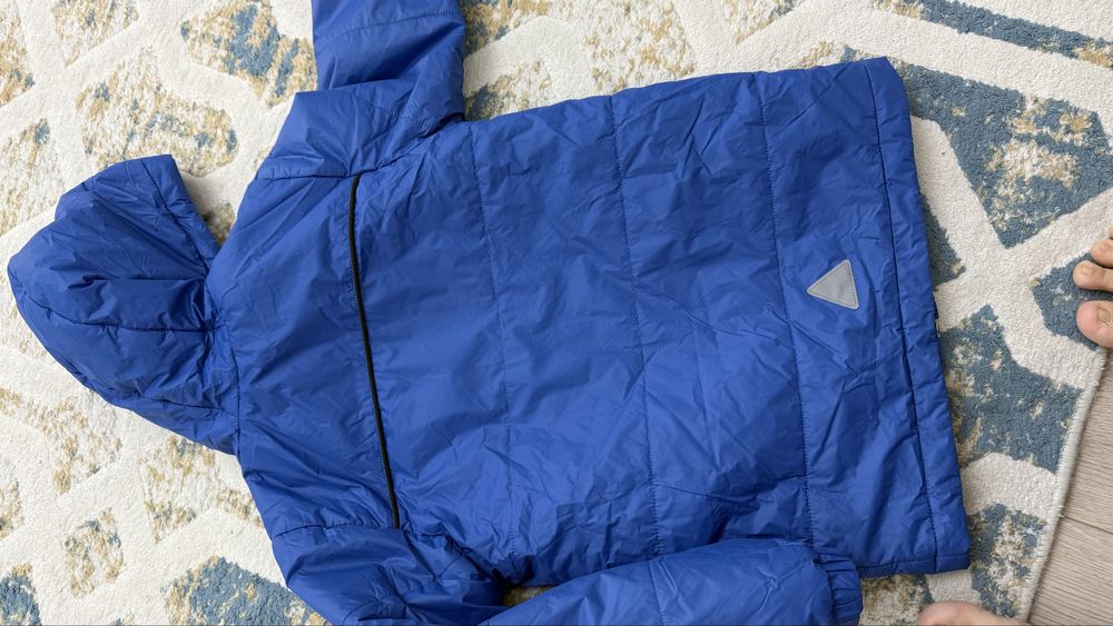 Продам куртки мальчикам по 7000