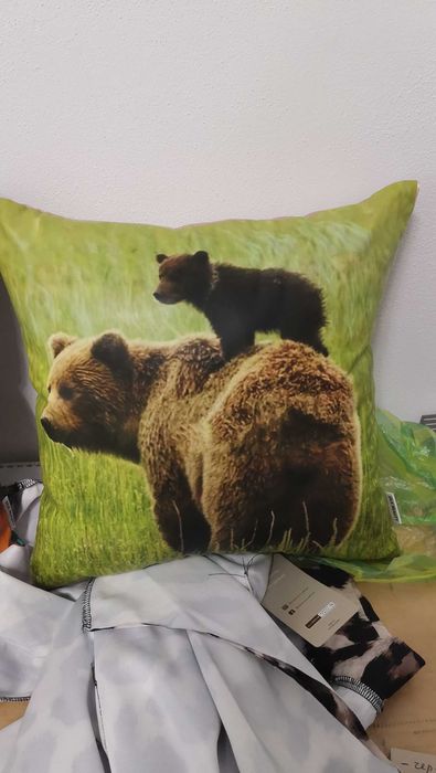 Декоративни сатенени възглавници с печат. Със силиконов пух.