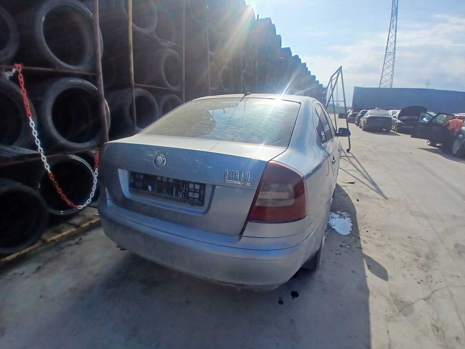 dezmembrez skoda octavia 2