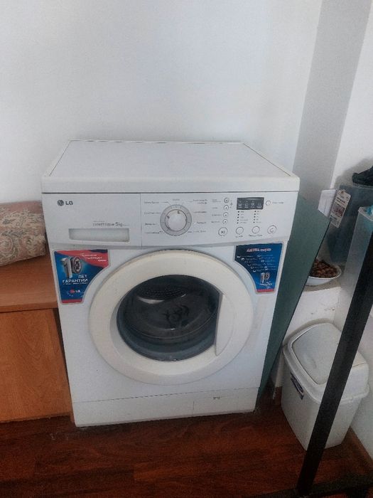 Сломанная стиральная машина