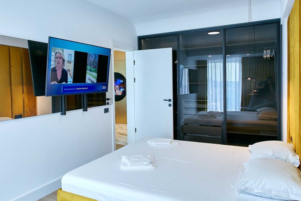 Vand Ap 2 camere de lux /Alezzi/ Etaj 7, vedere la mare/Loc de parcare