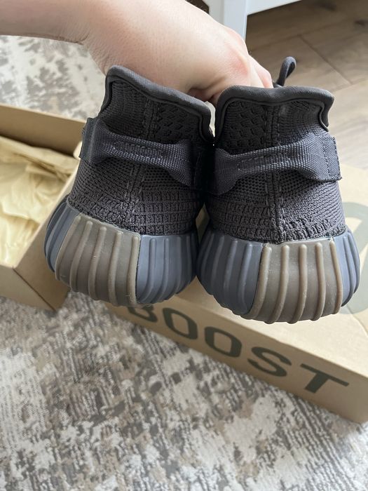 Продам мужские кроссовки