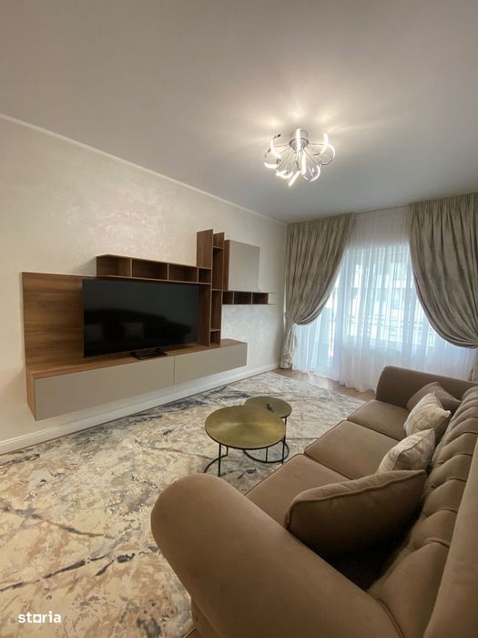 De închiriat apartament 2 camere decomandat, Royal Town Copou — fotografia 1