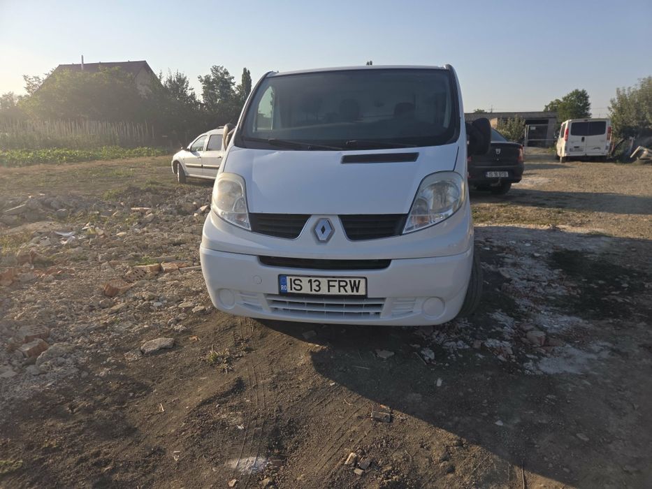 Renault trafic 2.0 din 2009 cu 3 locuri