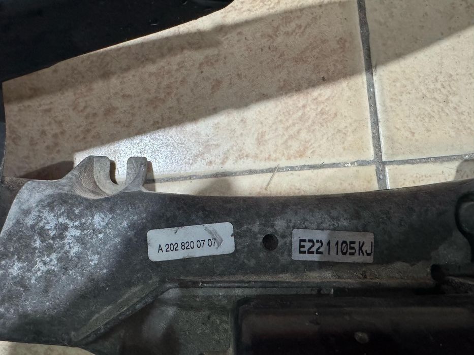 Мерседес 202 сешка дворник