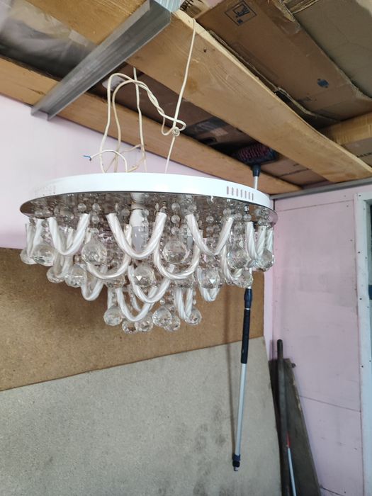 Продам.    Люстру