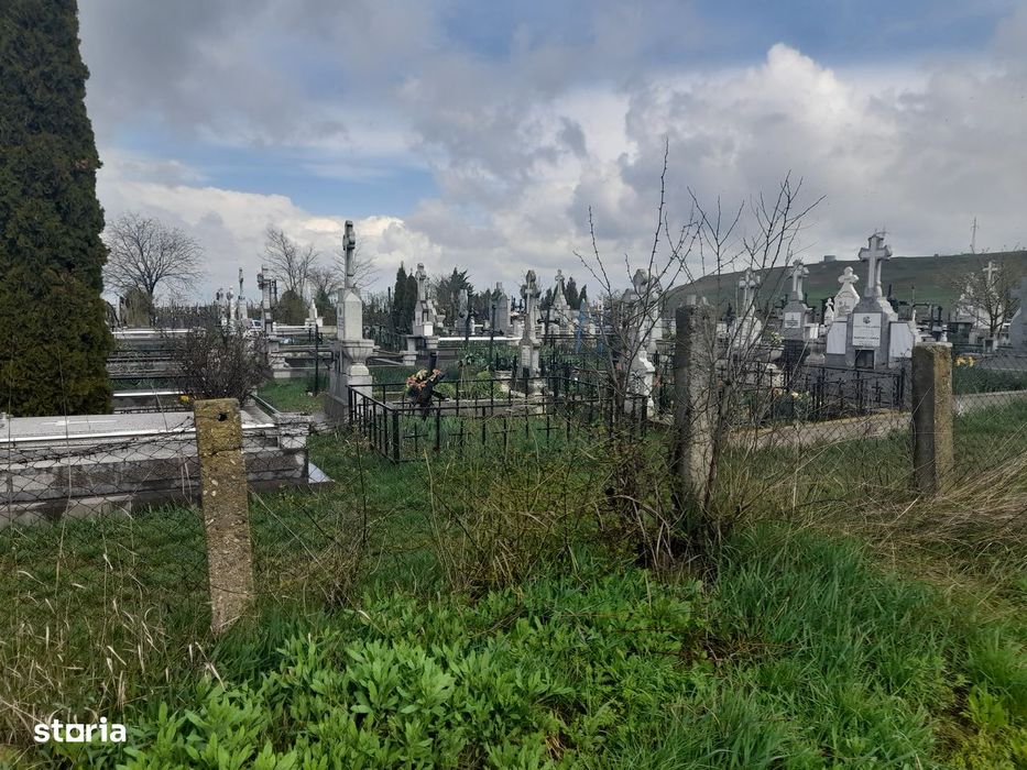 Casă de vânzare, 2 camere, curte mare