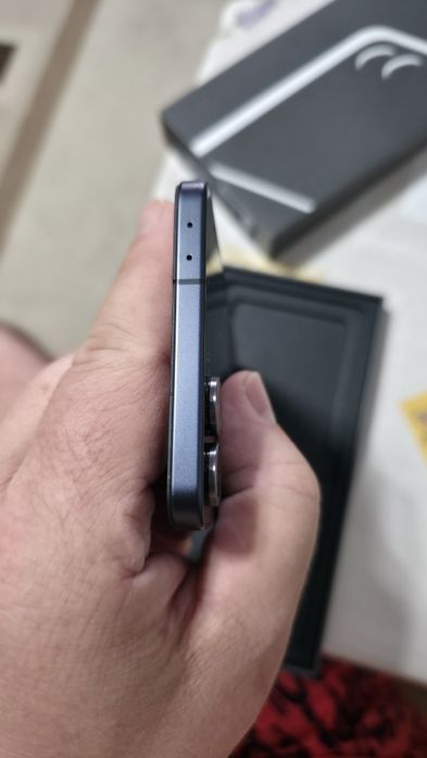 Samsung Galaxy Z Flip7 с гарантии