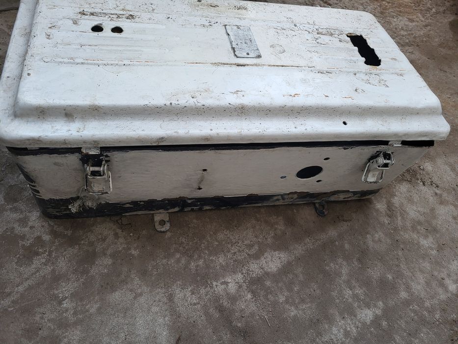 Коробка для электросчетчика металлическая.