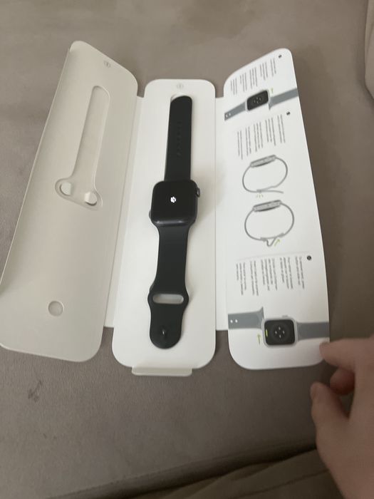 Vând  apple watch model SE A2352