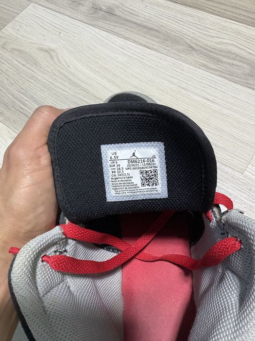 НАЙК Air Jordan 1 Mid SE