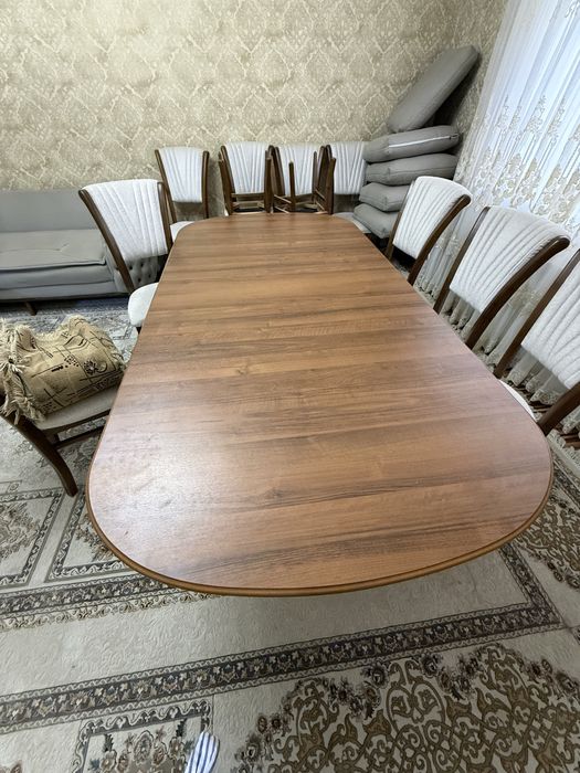 Стол для гостинной