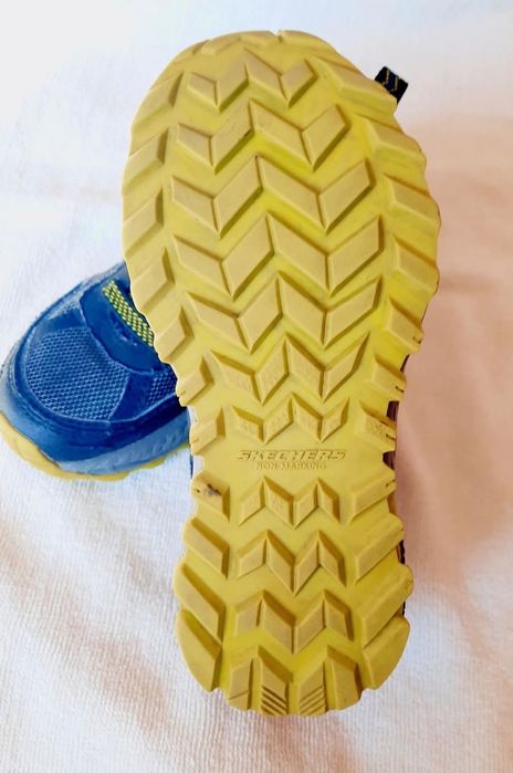 Încălțăminte băieți water repellent 
Nr.28, interior 17,5 cm