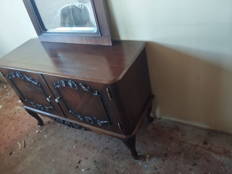 Тоалетка в бароков стил