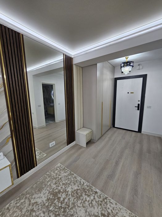 Studio de Lux White Titanic 700 Ron / Noapte