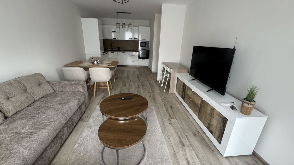 Дава се под наем Двустаен апартамент в Асеновград - 62 кв.м за 459 € - Снимка #1