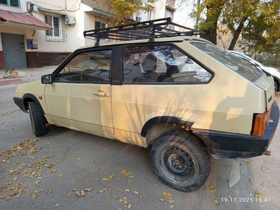 автомобиль ваз 2108
