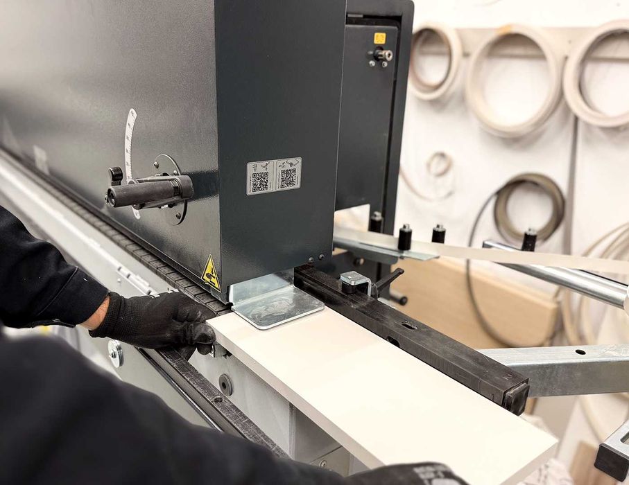 Mobilier la comandă din PAL, MDF și lemn masiv