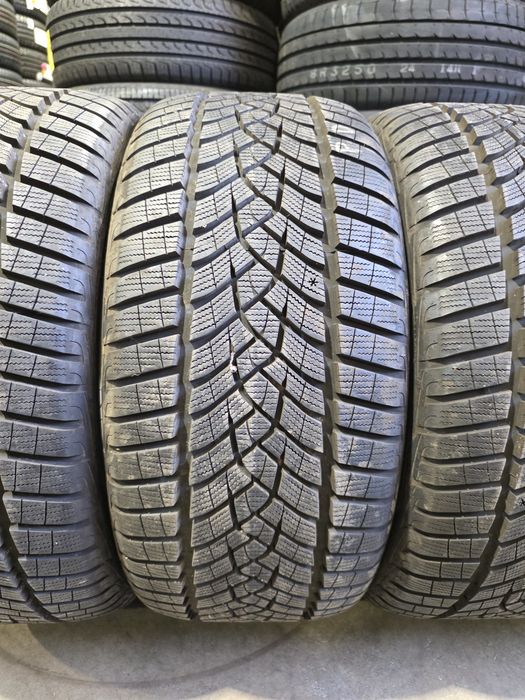 255/40/19 GOODYEAR 4бр
