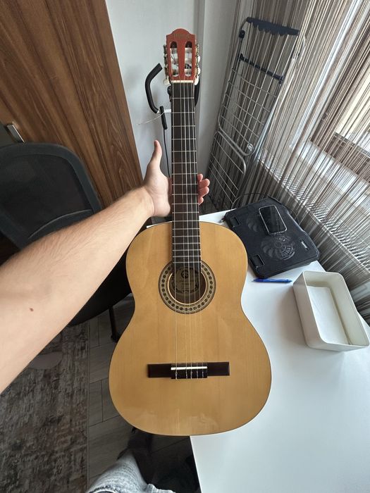 Chitară acustică Hora