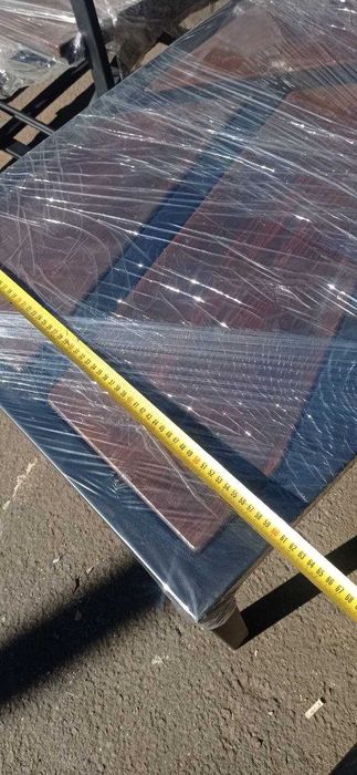 Металическа маса от метал и бук